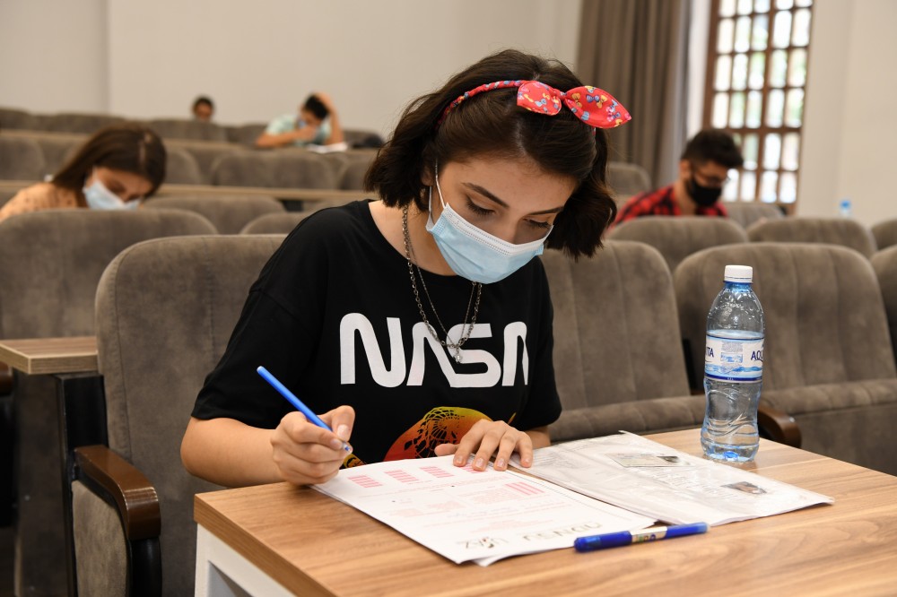 Azərbaycan-Fransız Universitetinə (UFAZ) bakalavr pilləsi üzrə qəbul imtahanı keçirilib - VİDEO/FOTO